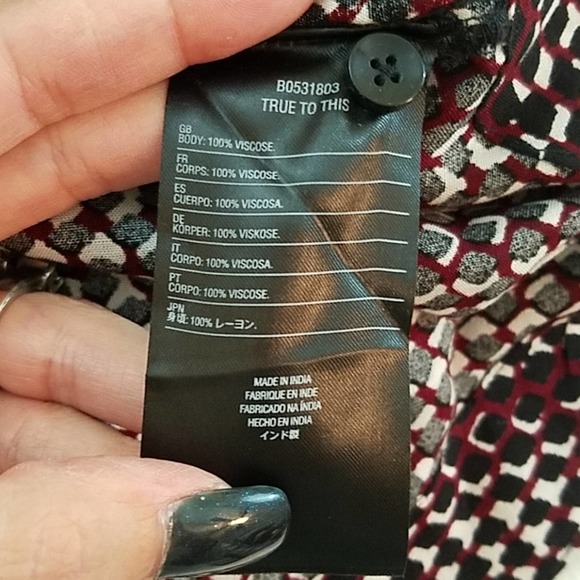 NWT MSRP $45 Volcom Small Stone Resort Button Up Tie Front Top - Picture 7 of 8